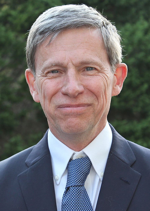 Portrait photo of Jeffrey Scott